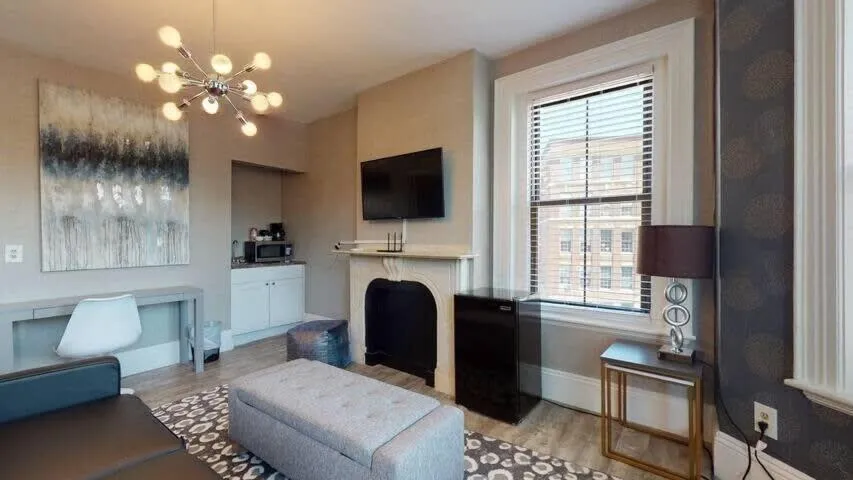 Image 3 of 1-31 Excellent Location, Walk Everywhere Sleeps 3