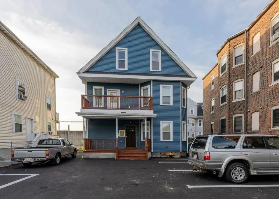 Image of 233/1-Boston family-friendly first floor apartment