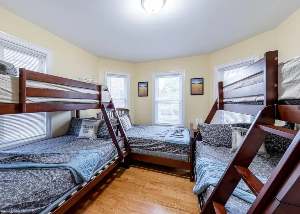 Image 1 of 233/1-Boston family-friendly first floor apartment