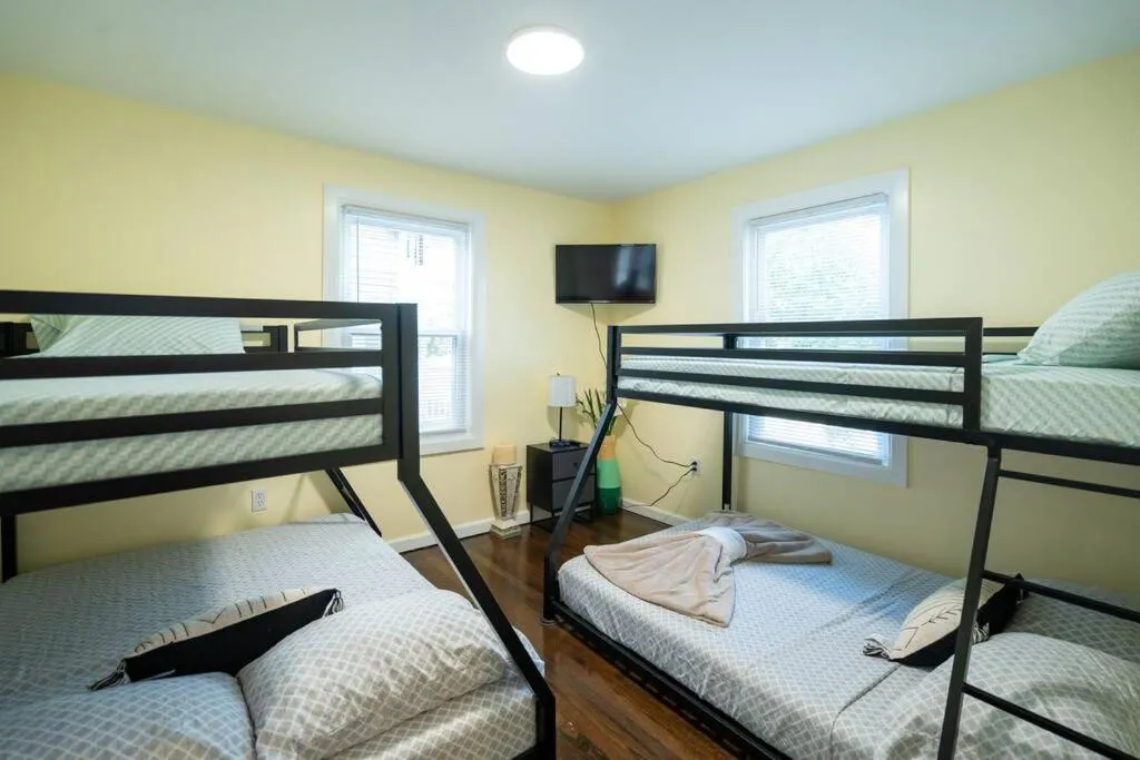 Image 1 of 30-1 Fully furnished, spacious 1st floor apartment in Boston