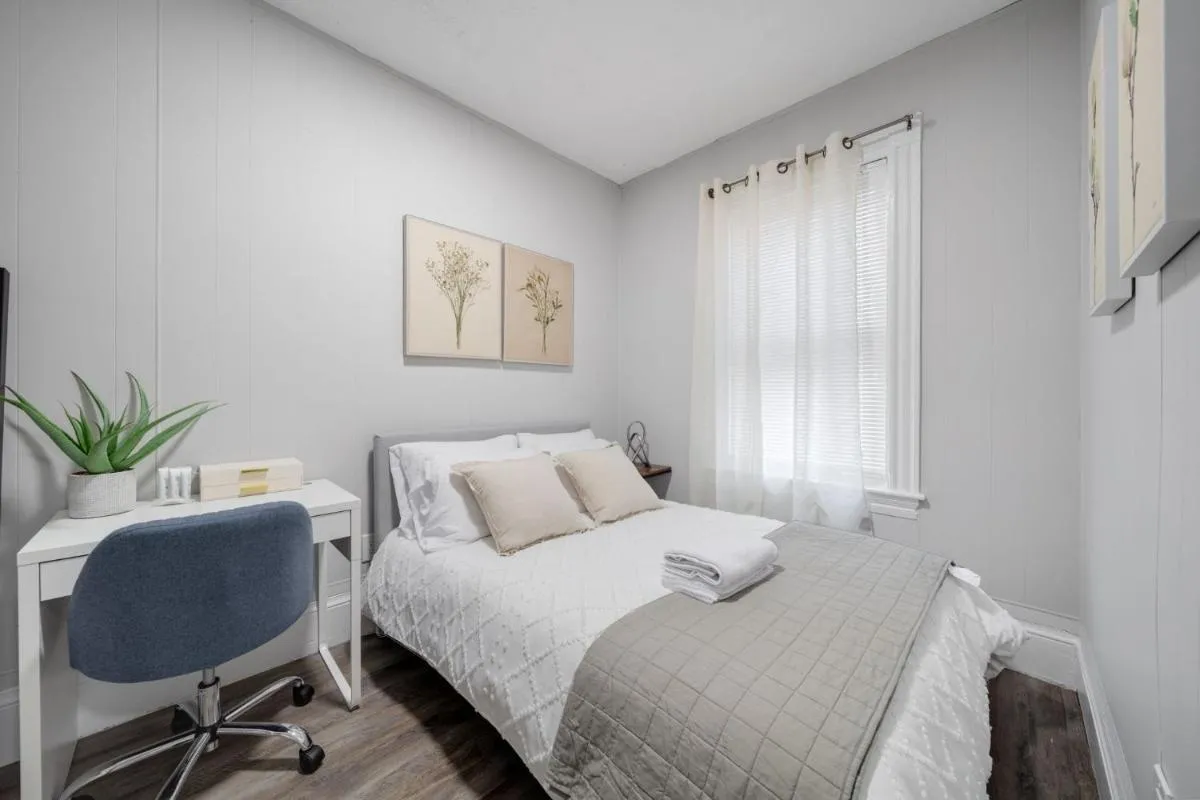 Image 5 of 4BR 1BH Apt in South Boston near Old Harbor Beach
