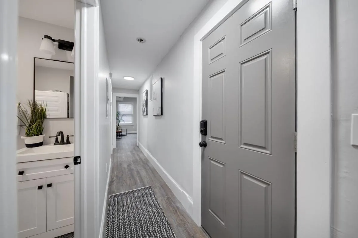 Image 2 of 4BR 1BH Apt in South Boston near Old Harbor Beach