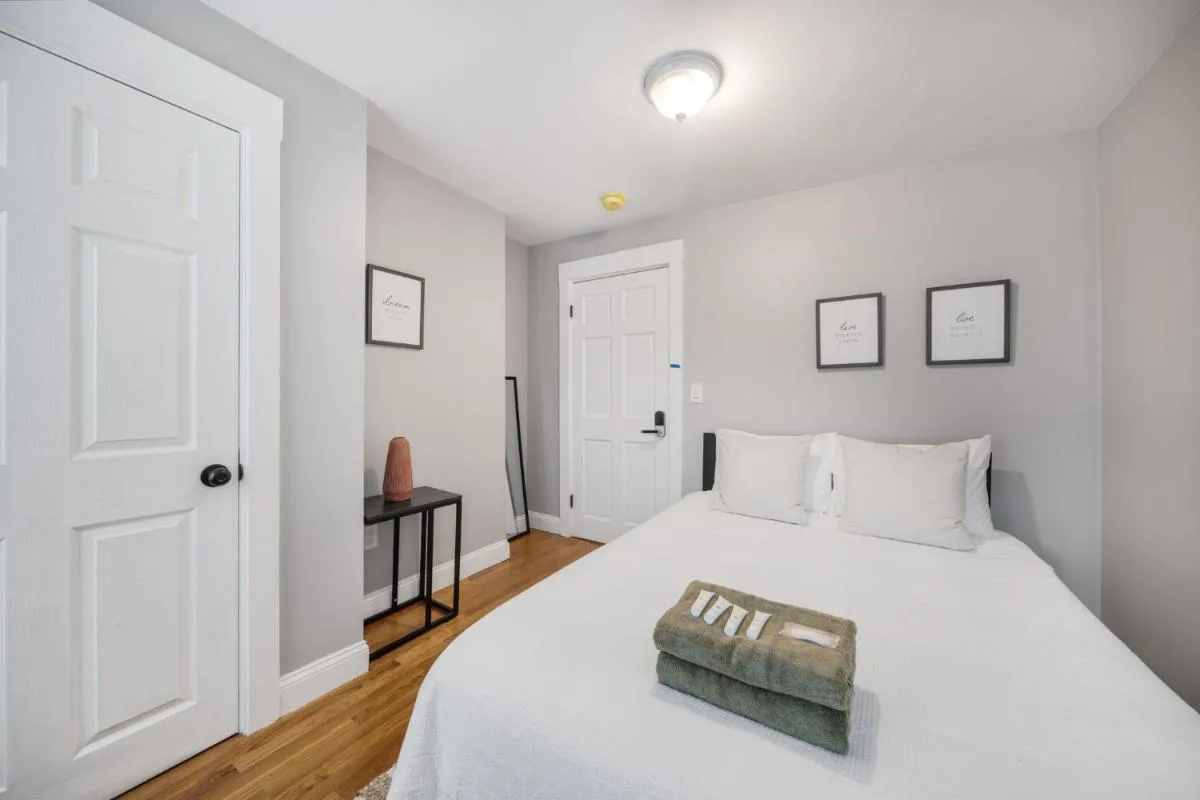 Image 6 of 4BR1BTH South Boston Apt perfect for commutes