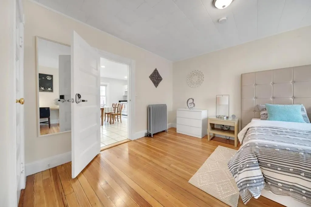Image 3 of 5BR 2BH Bright & Spacious Apt in Brighton