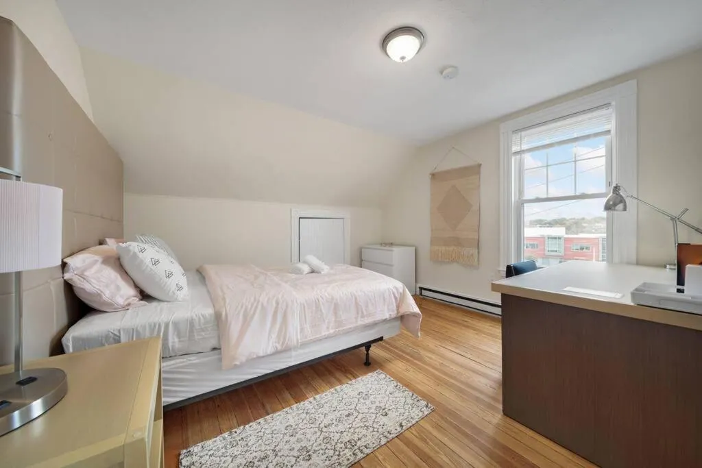 Image 6 of 5BR 2BH Bright & Spacious Apt in Brighton
