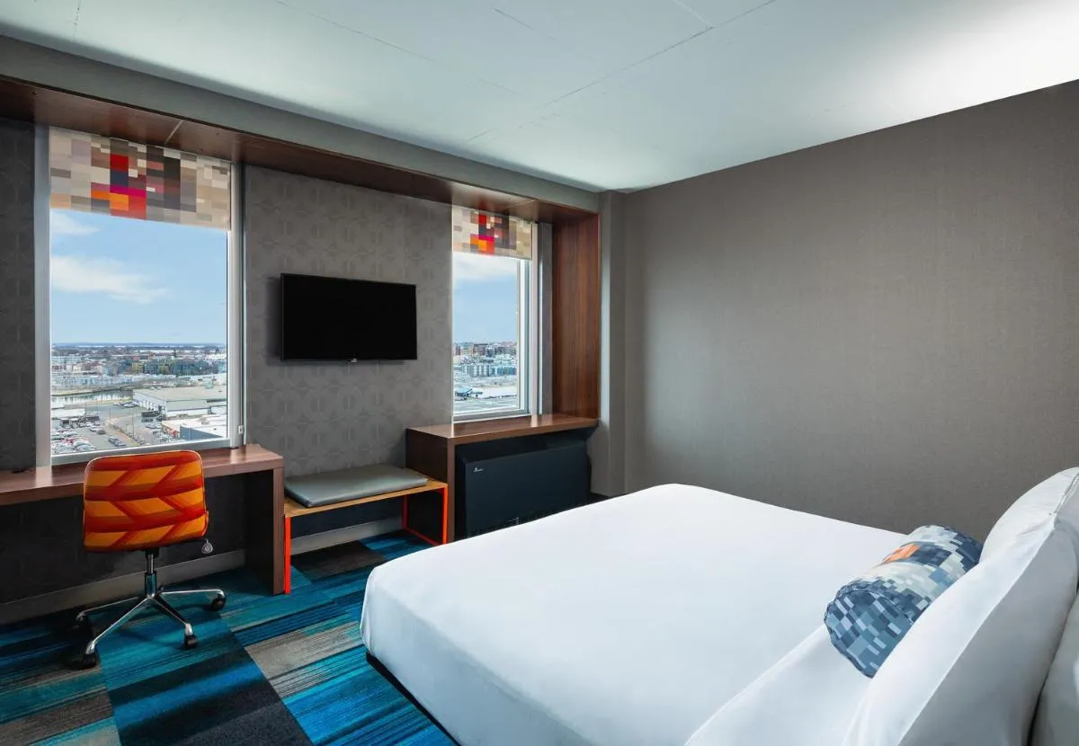 Image 1 of Aloft Boston Seaport District