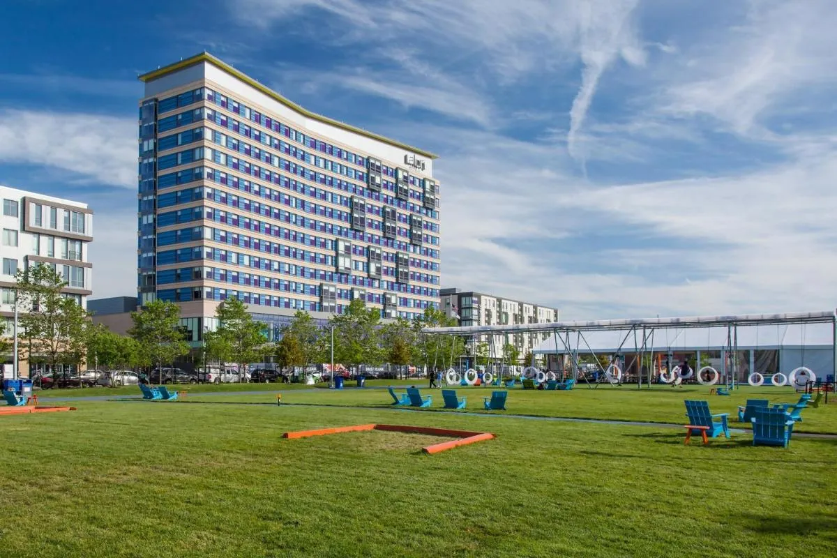 Image 6 of Aloft Boston Seaport District