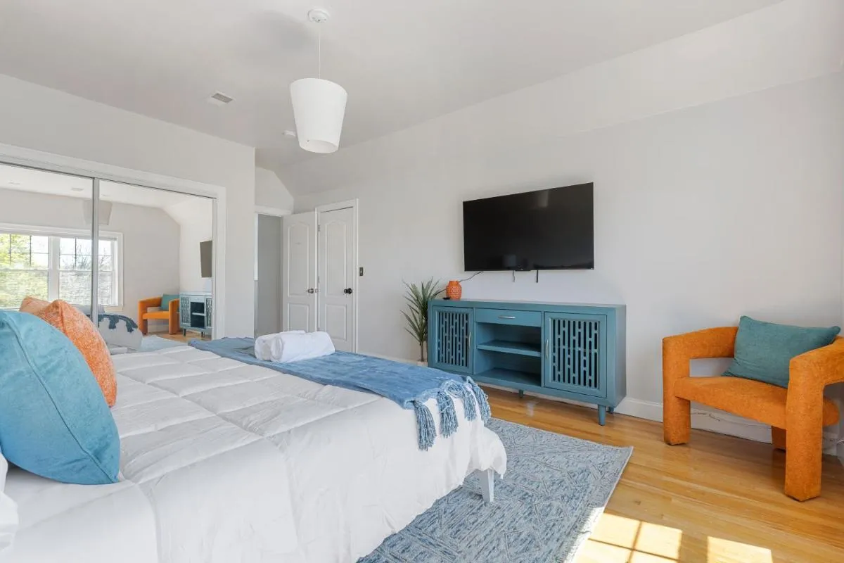 Image 2 of Amazing family-friendly and group-friendly accommodation #TheBackDorch