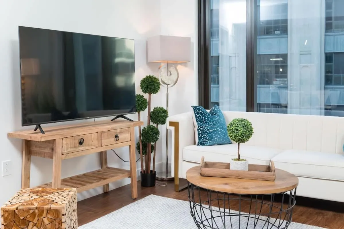 Image 5 of Back-Bay Upscale Central Condo Bos Common Downtown