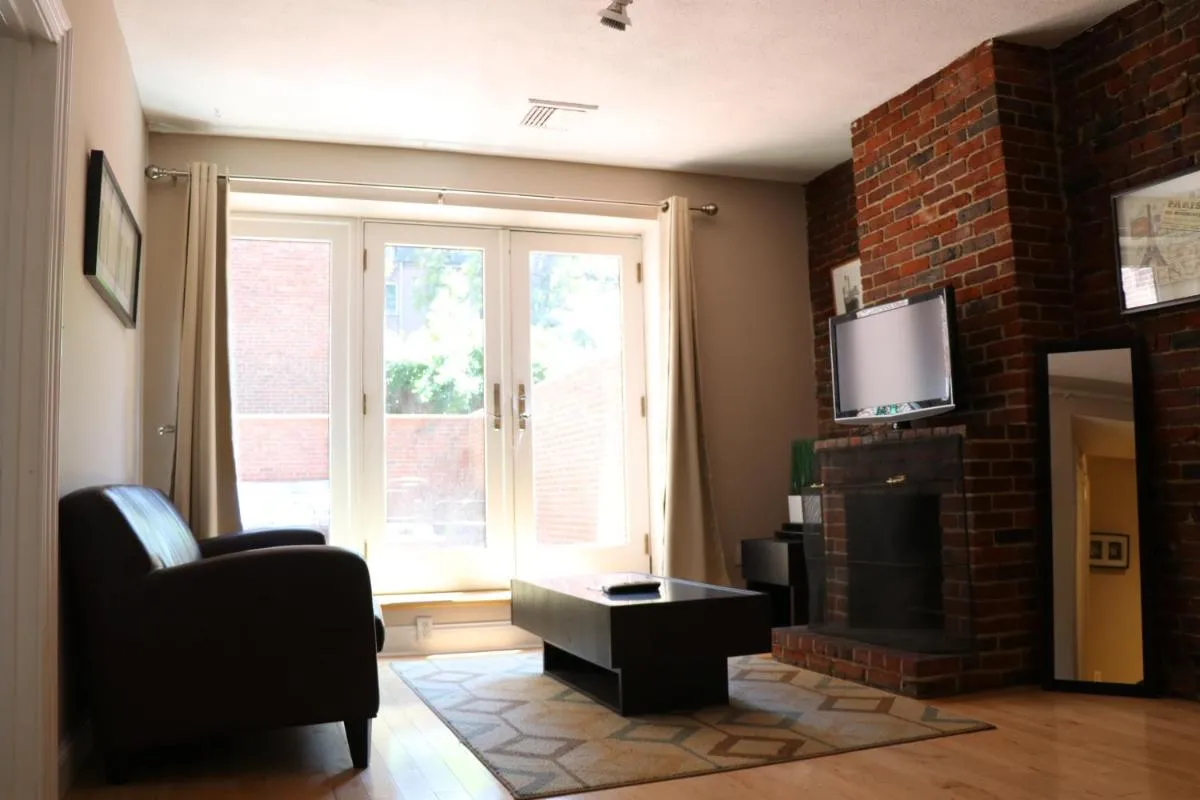 Image 5 of Beautiful 2Bedroom in the South End Boston – Garden Unit