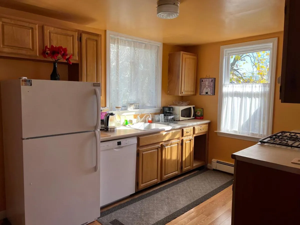 Image 3 of Beautiful Townhouse, 2 bedrooms, 2 bath