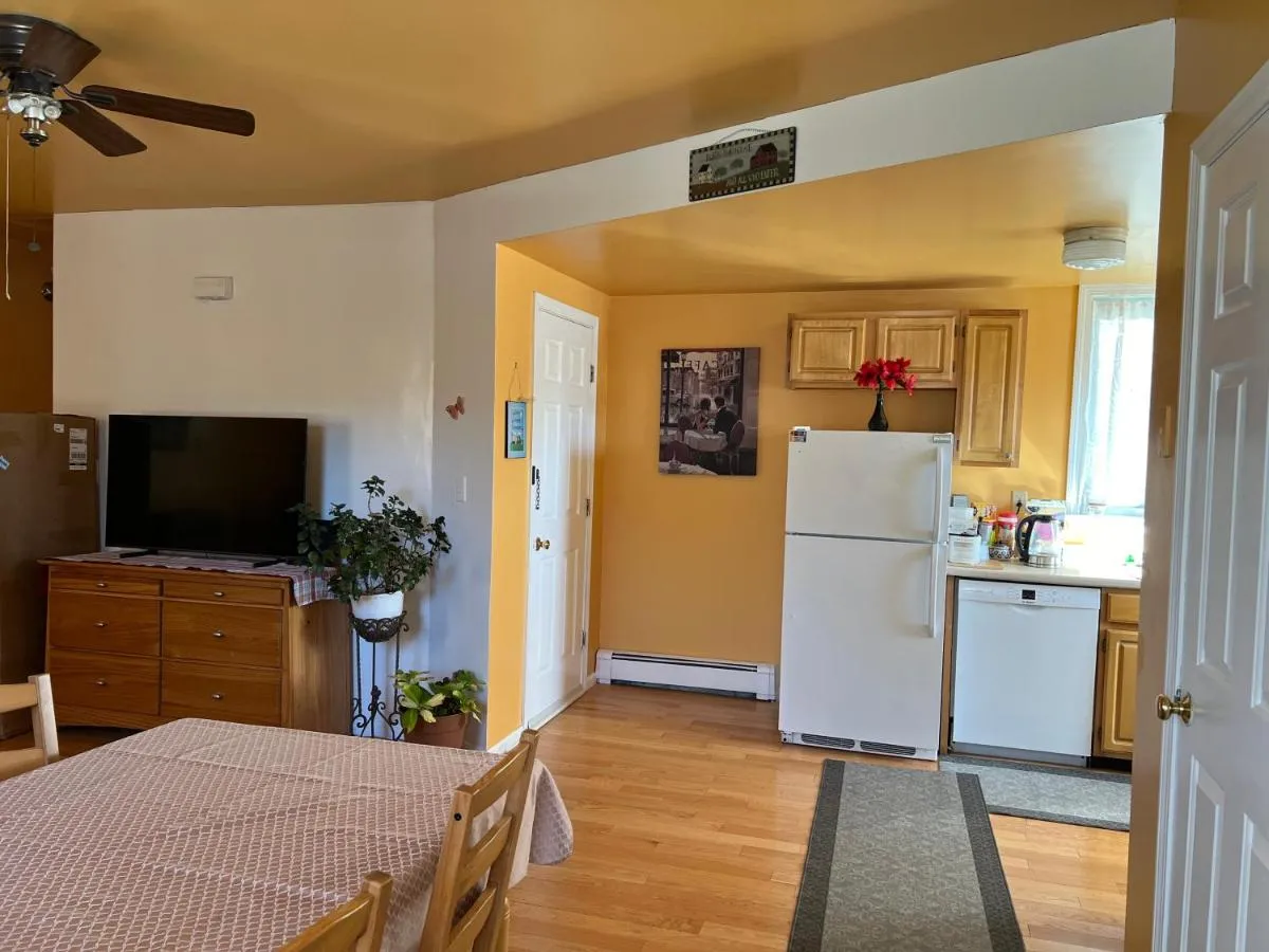 Image 4 of Beautiful Townhouse, 2 bedrooms, 2 bath