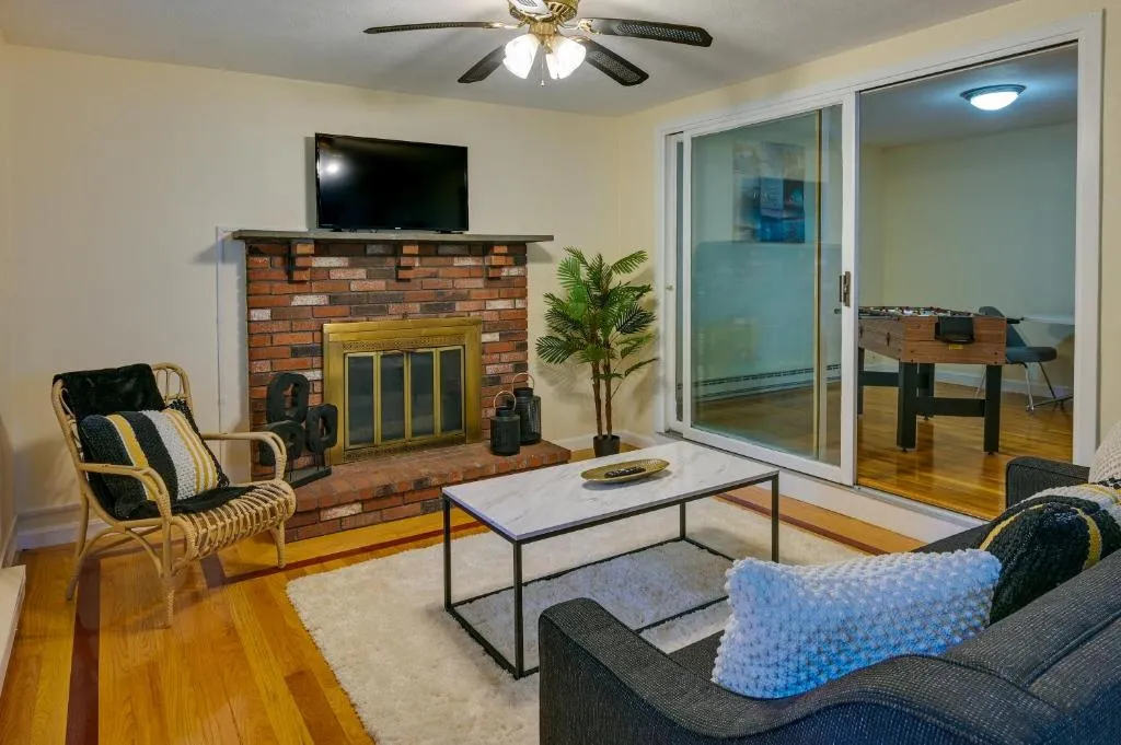Image of Boston Duplex with Foosball Table 11 Mi to Downtown