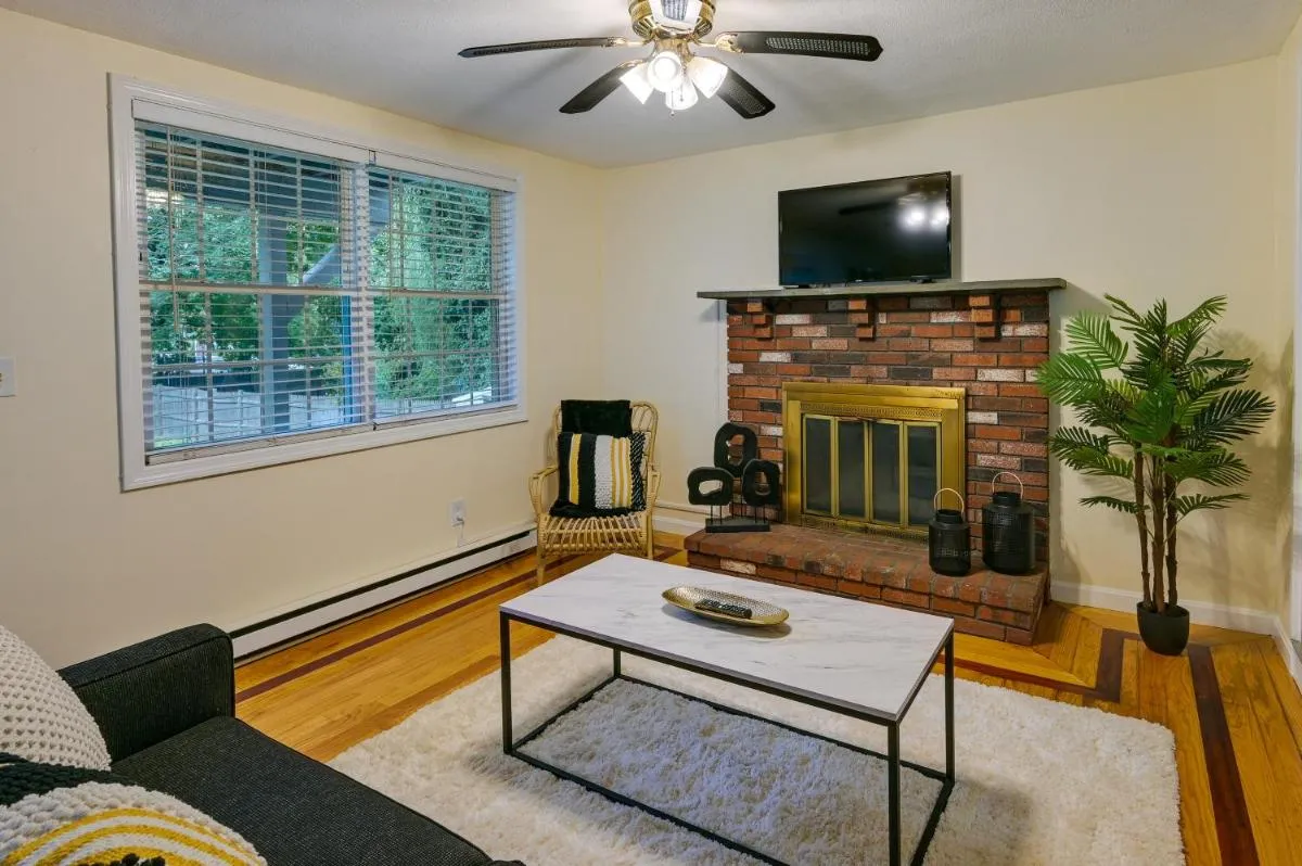 Image 3 of Boston Duplex with Foosball Table 11 Mi to Downtown