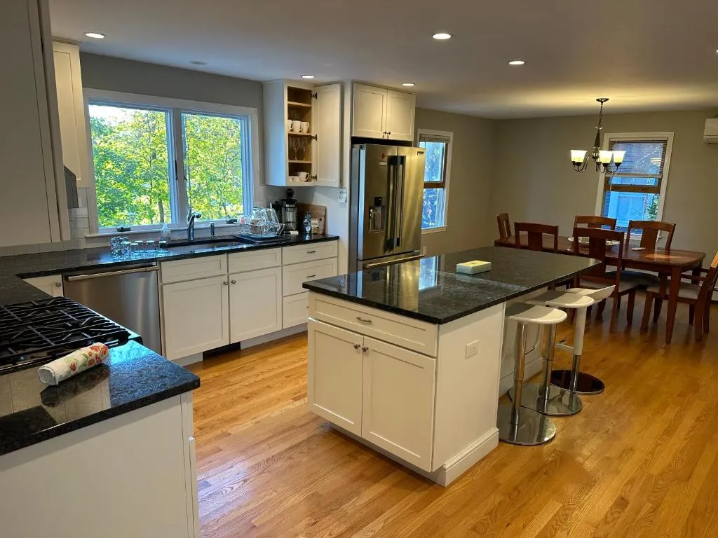 Image of Boston Single Family House – 19′ Train to Back Bay