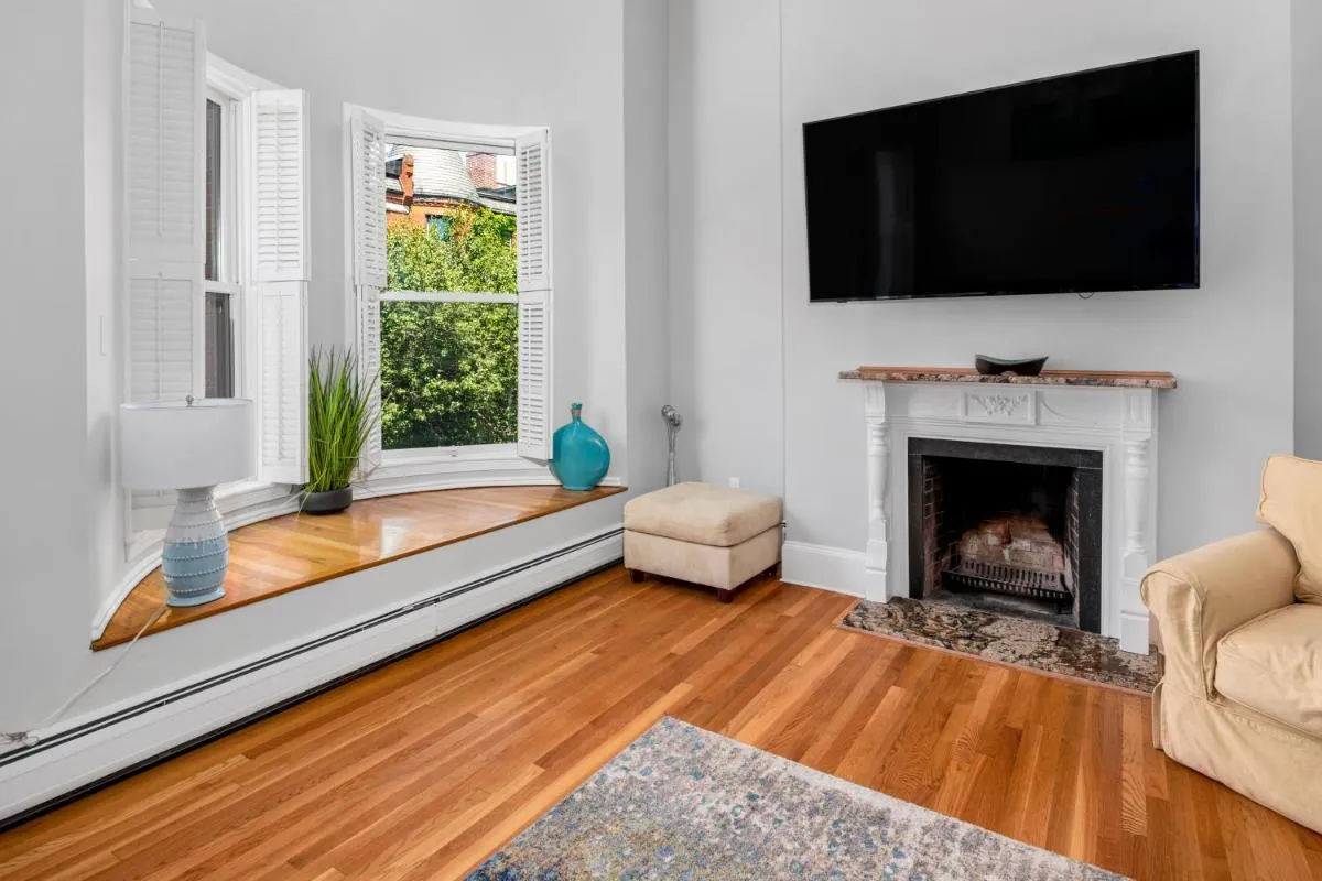 Image 3 of Brownstone Townhouse in Fenway