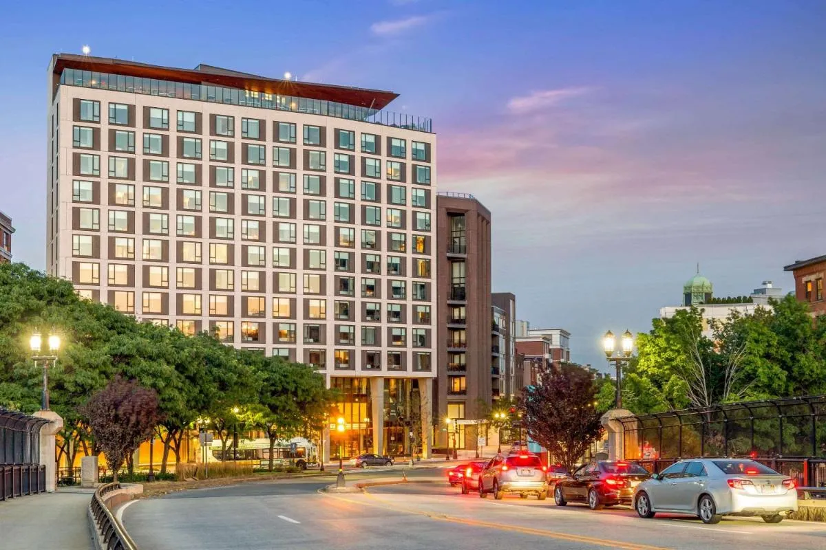 Image 1 of Cambria Hotels Boston Downtown – Seaport