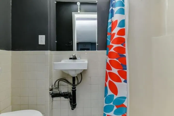 Image 1 of Centrally located Stay In Boston’s Bay