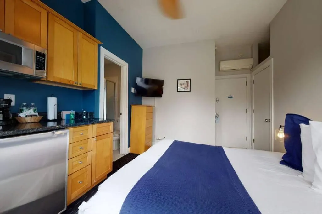 Image 4 of Centrally located Studio in the SouthEnd, #25