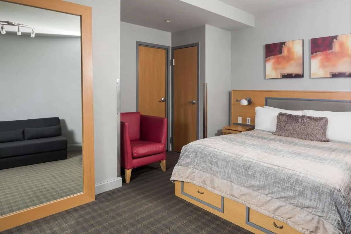 Image 3 of Charlesmark Hotel