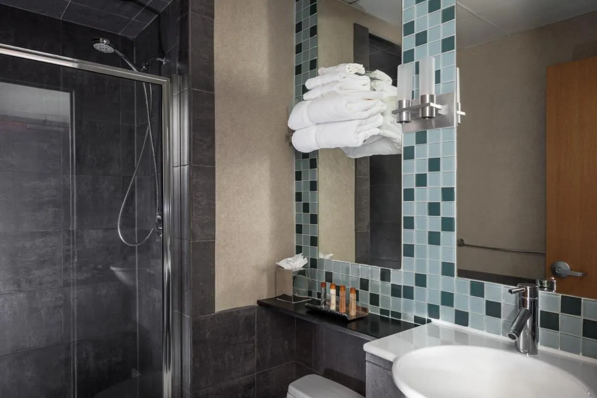 Image 1 of Charlesmark Hotel