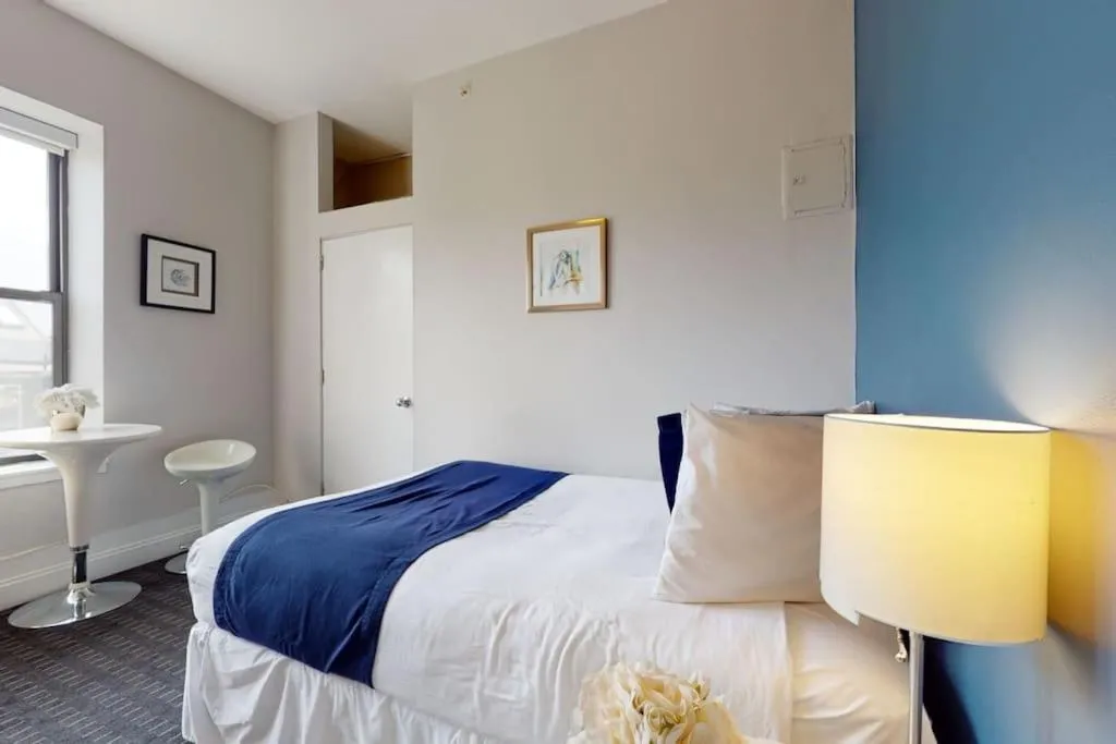Image 2 of Charming Studio in Boston Brownstone, #44