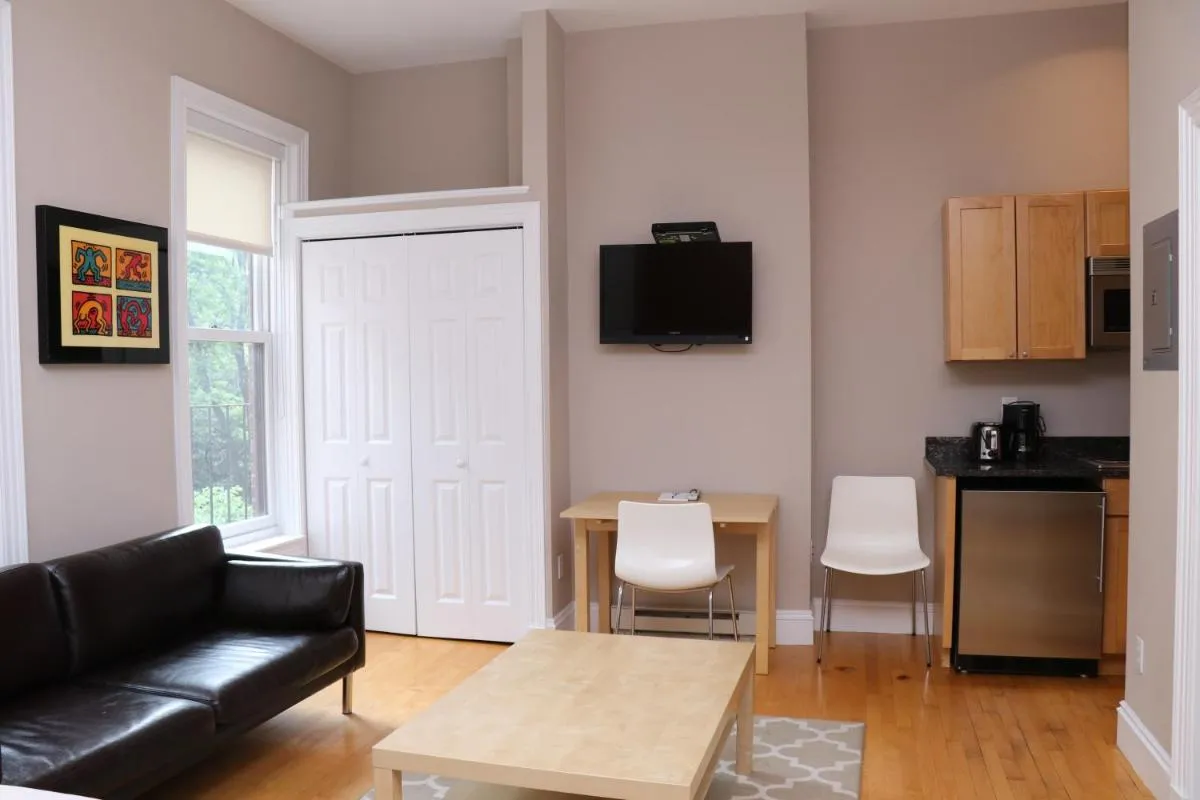 Image 3 of Charming Studio in Boston Brownstone, #6