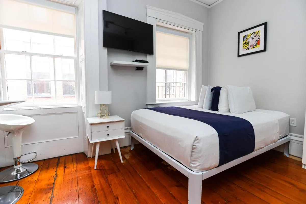Image 1 of Charming & Stylish Studio on Beacon Hill #12