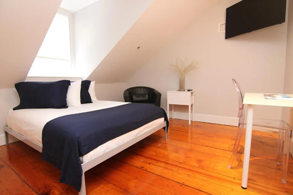 Image of Charming & Stylish Studio on Beacon Hill #15