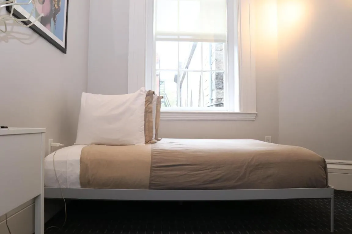 Image of Charming & Stylish Studio on Beacon Hill #6