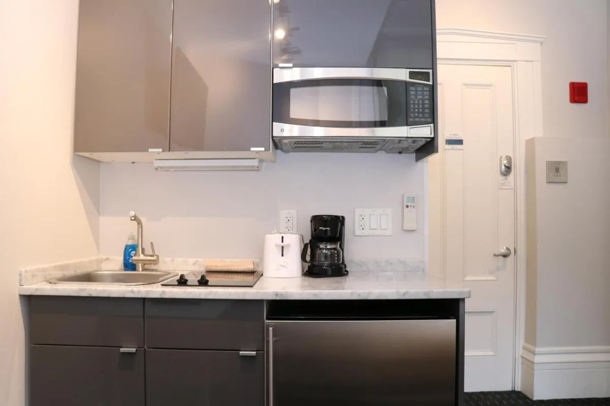 Image 3 of Charming & Stylish Studio on Beacon Hill #6