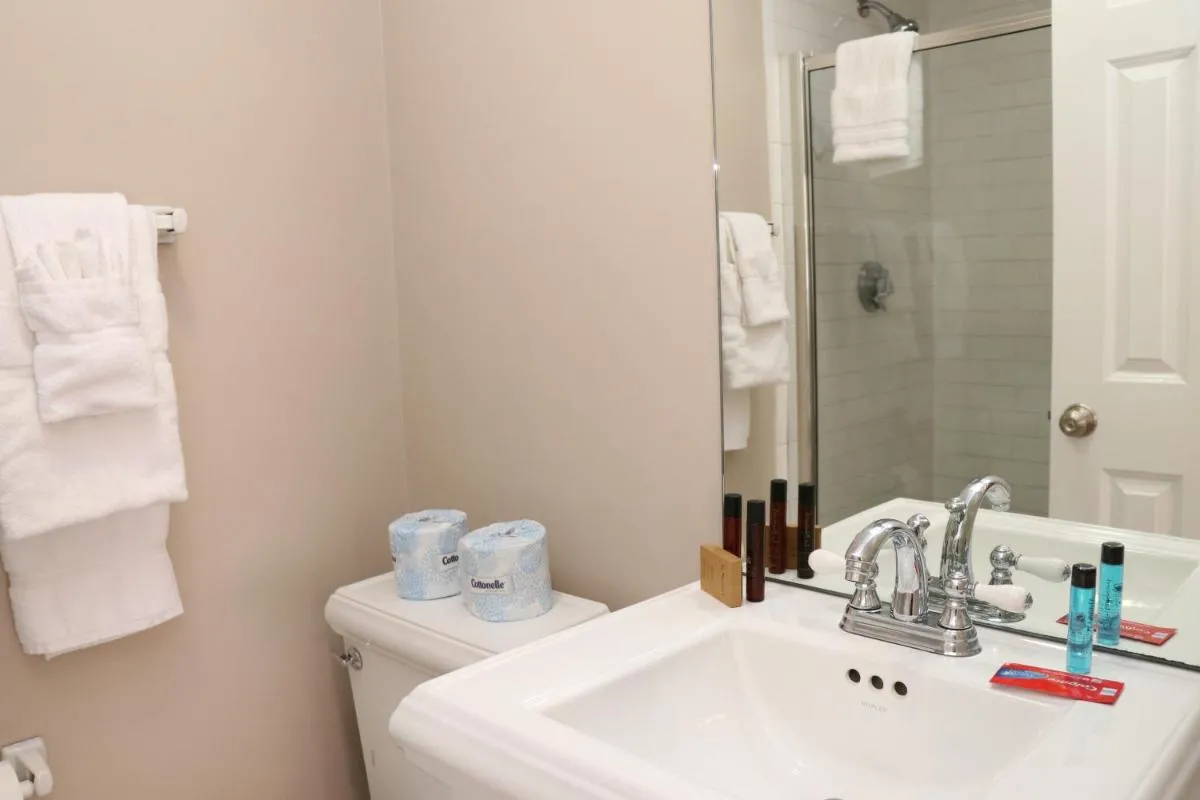 Image 6 of Cheap, Furnished Studio in Downtown Boston #7