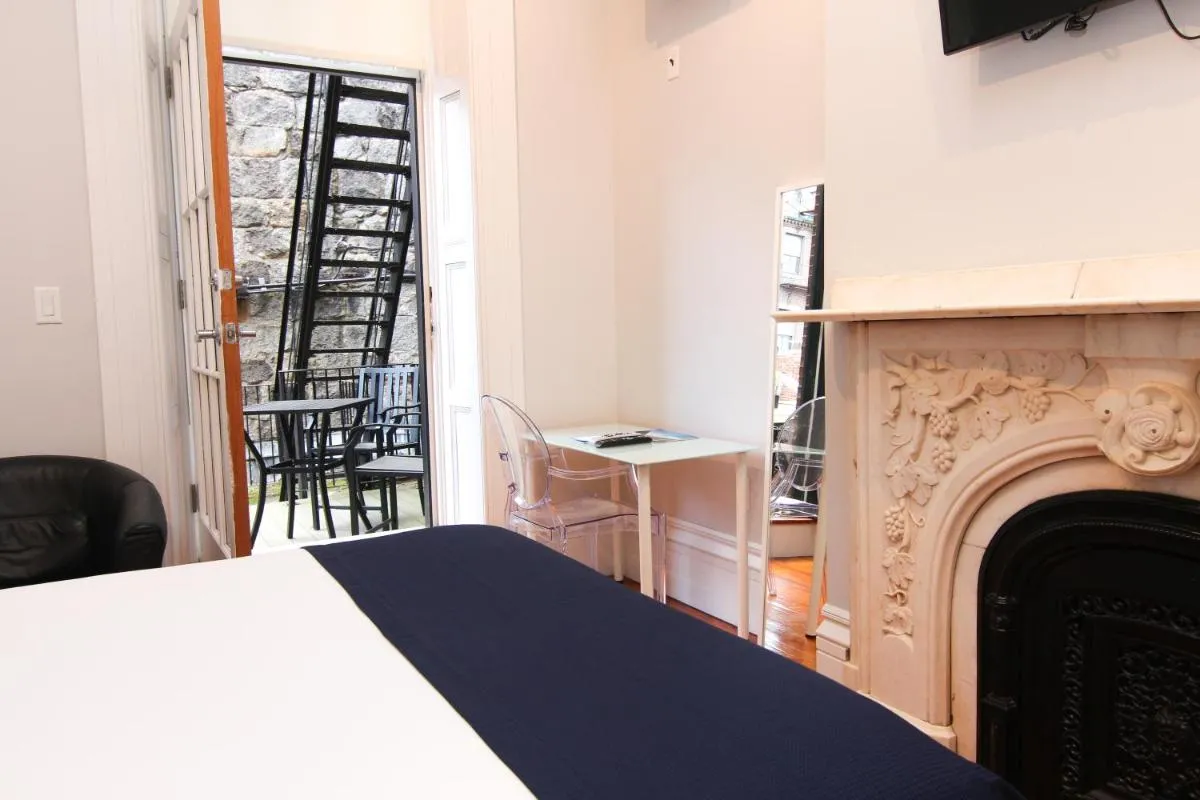 Image 2 of Comfy Beacon Hill Studio Great for Work Travel #7