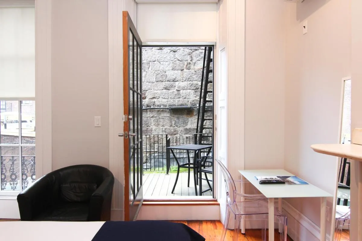 Image 5 of Comfy Beacon Hill Studio Great for Work Travel #7