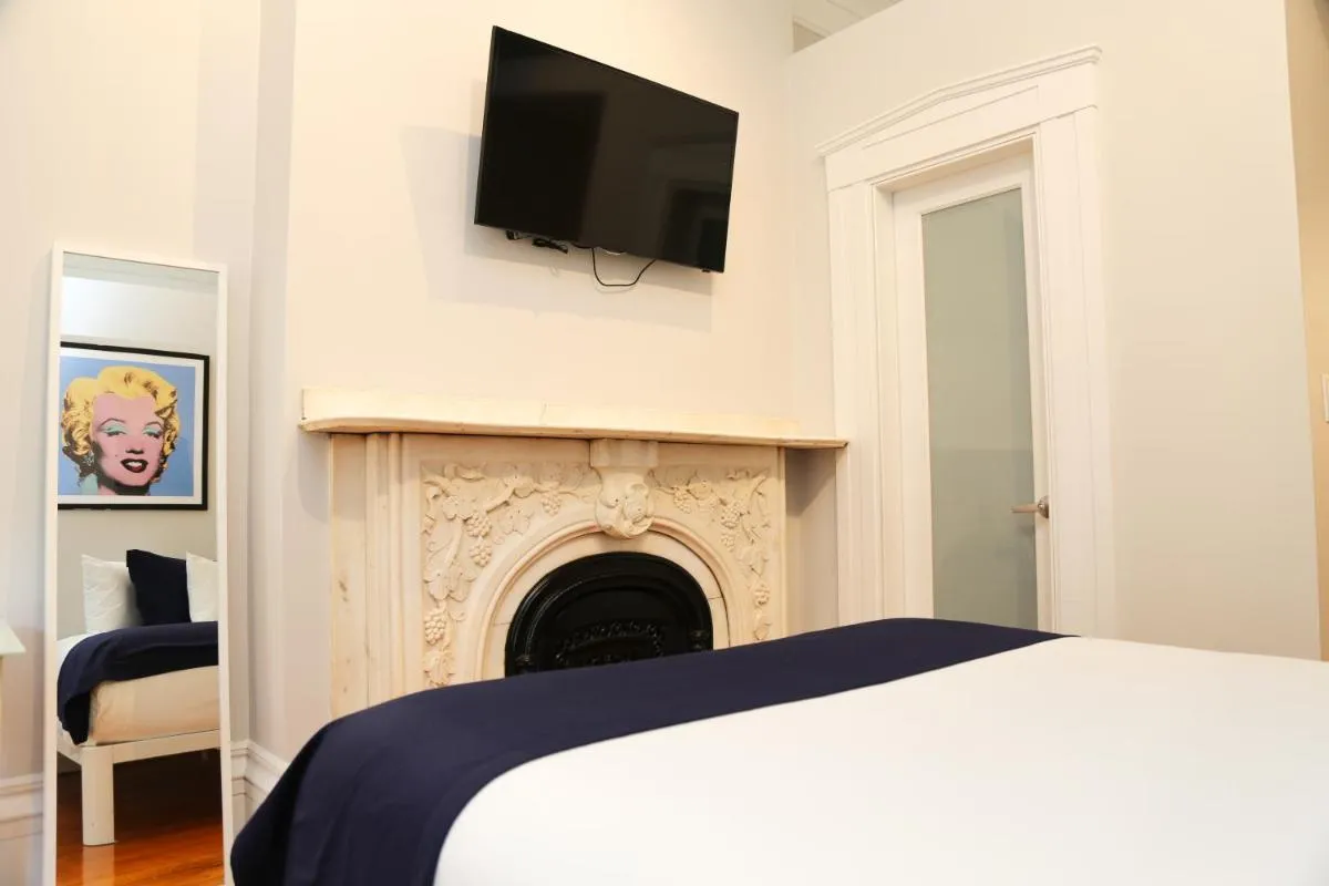 Image 4 of Comfy Beacon Hill Studio Great for Work Travel #7