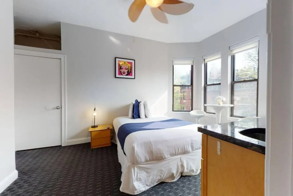 Image 6 of Cozy Downtown Boston Studio, #45