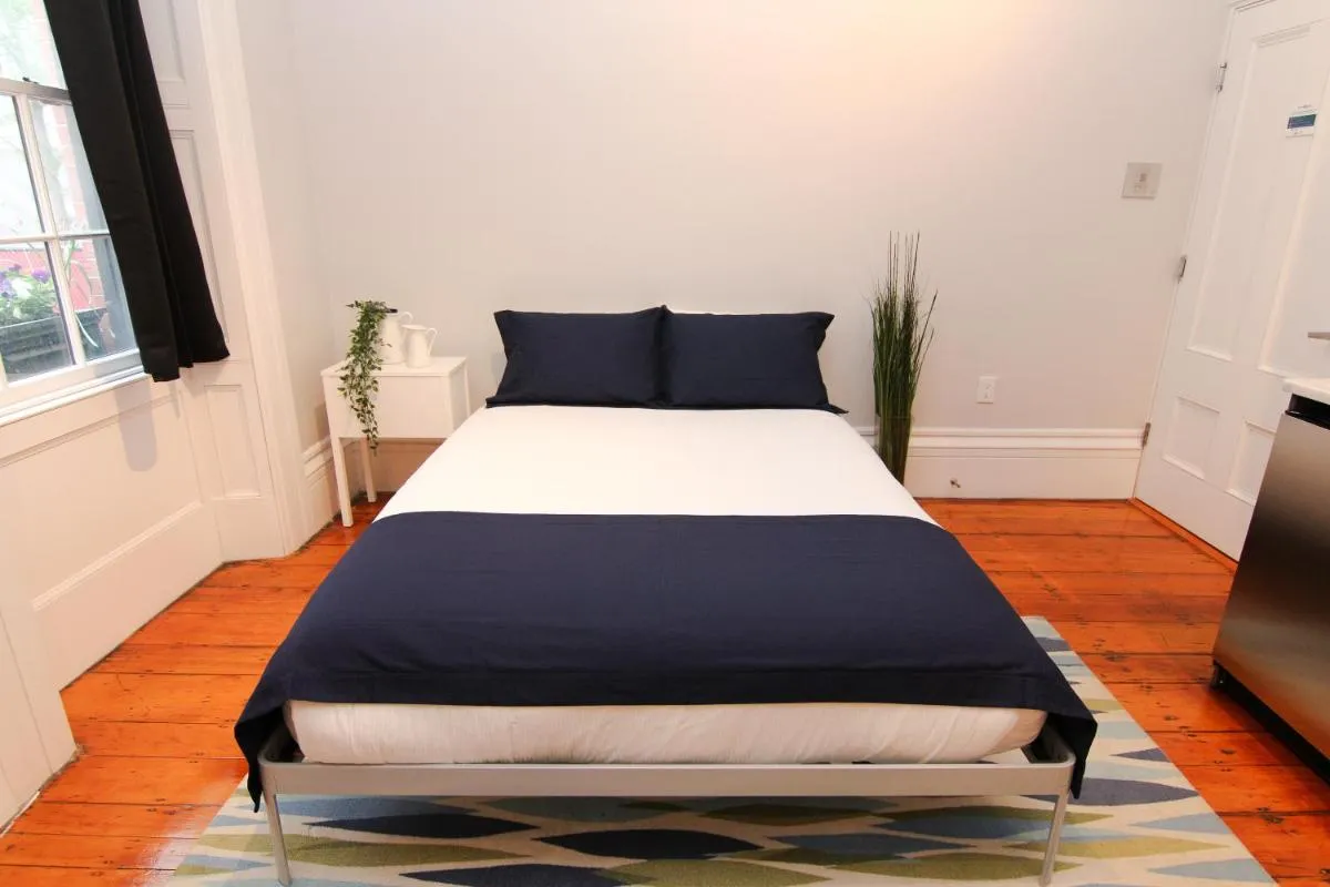 Image 1 of Cozy Furnished Studio in Beacon Hill #4