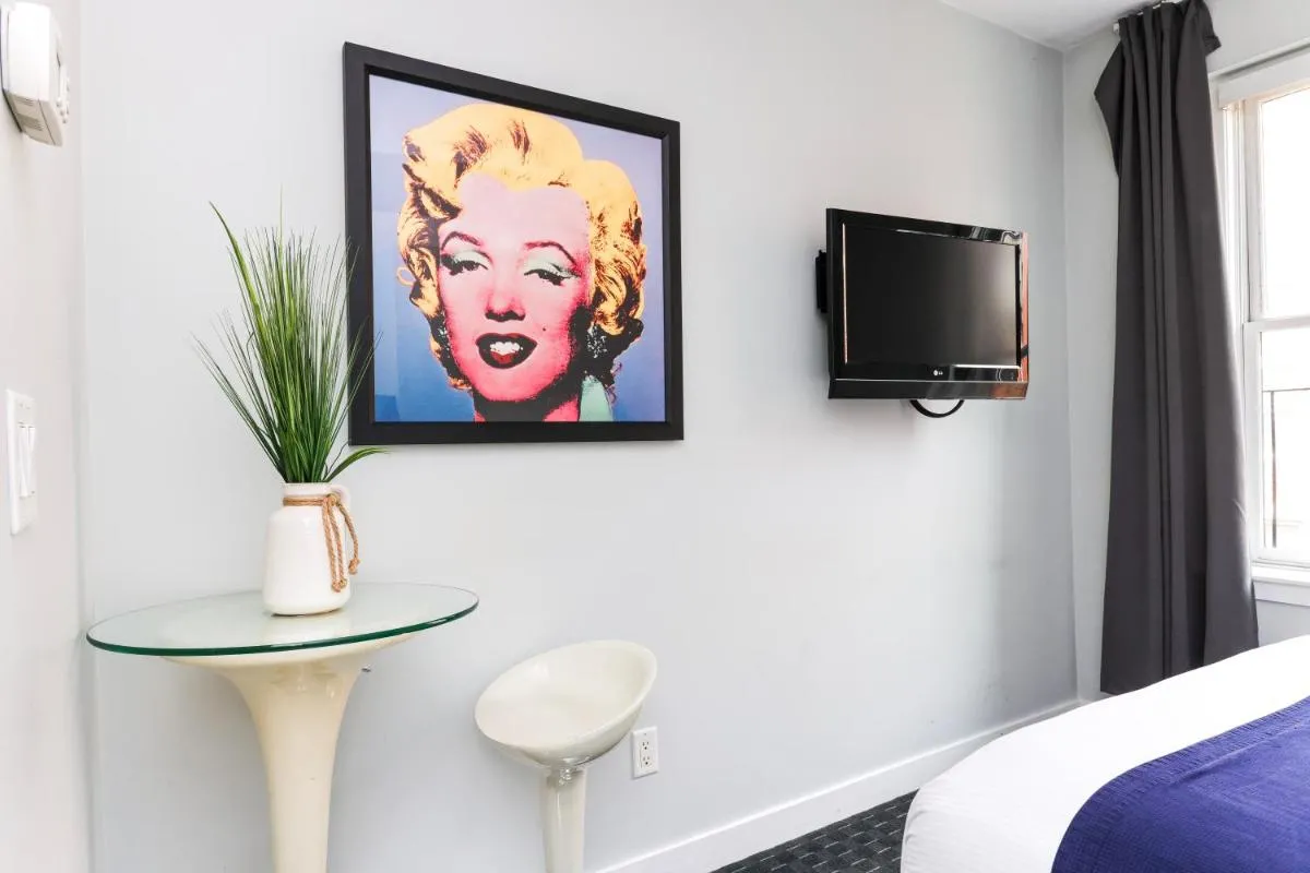 Image 5 of Cozy Newbury Street Studio, #5