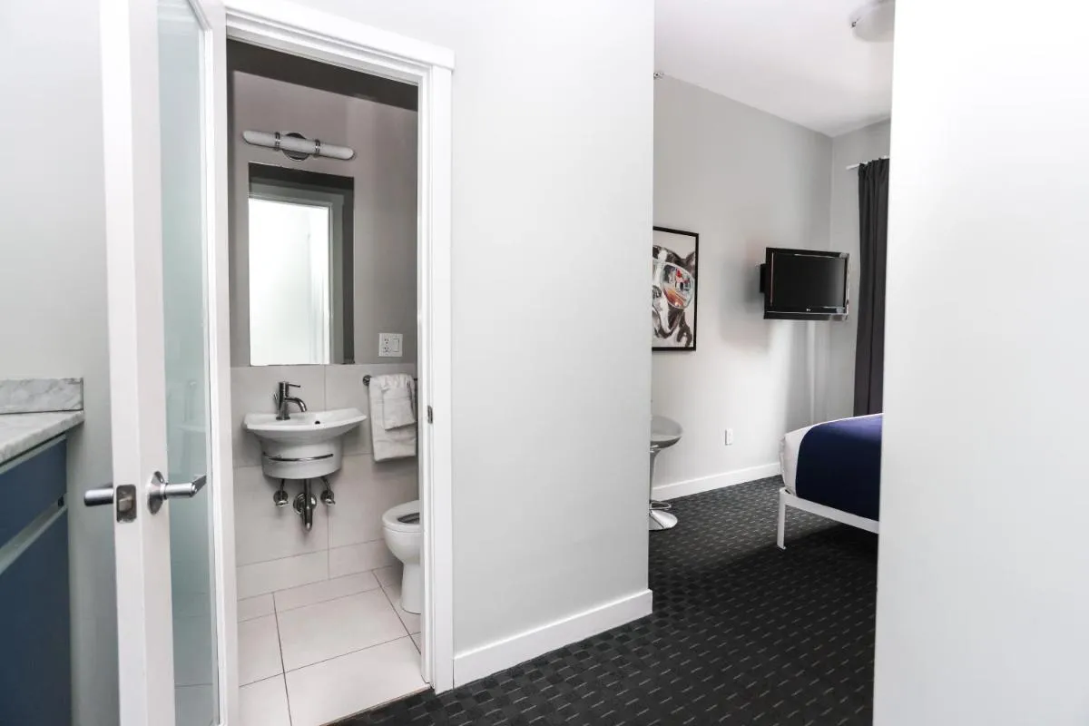 Image 2 of Cozy Studio on Newbury Street, #1