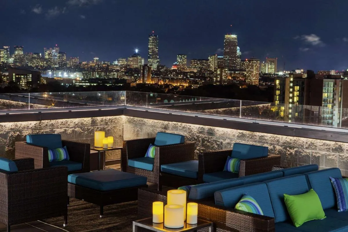 Image 3 of DoubleTree Suites by Hilton Hotel Boston – Cambridge