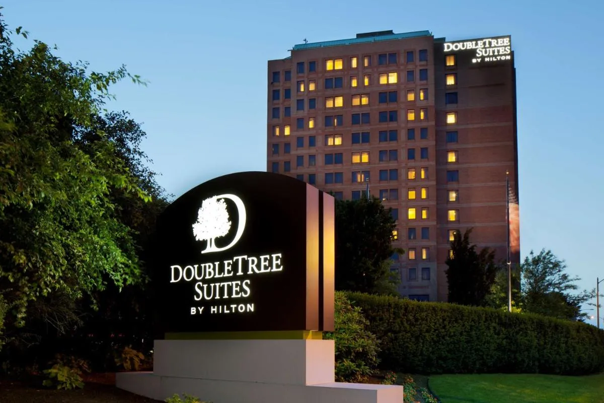 Image 6 of DoubleTree Suites by Hilton Hotel Boston – Cambridge
