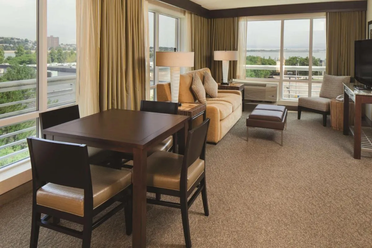 Image 4 of DoubleTree by Hilton Hotel Boston Bayside