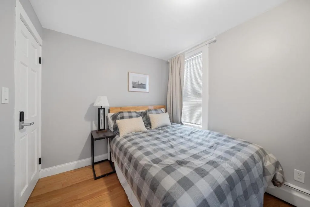 Image of Easy Commute South Boston 4BR 1BH Apt