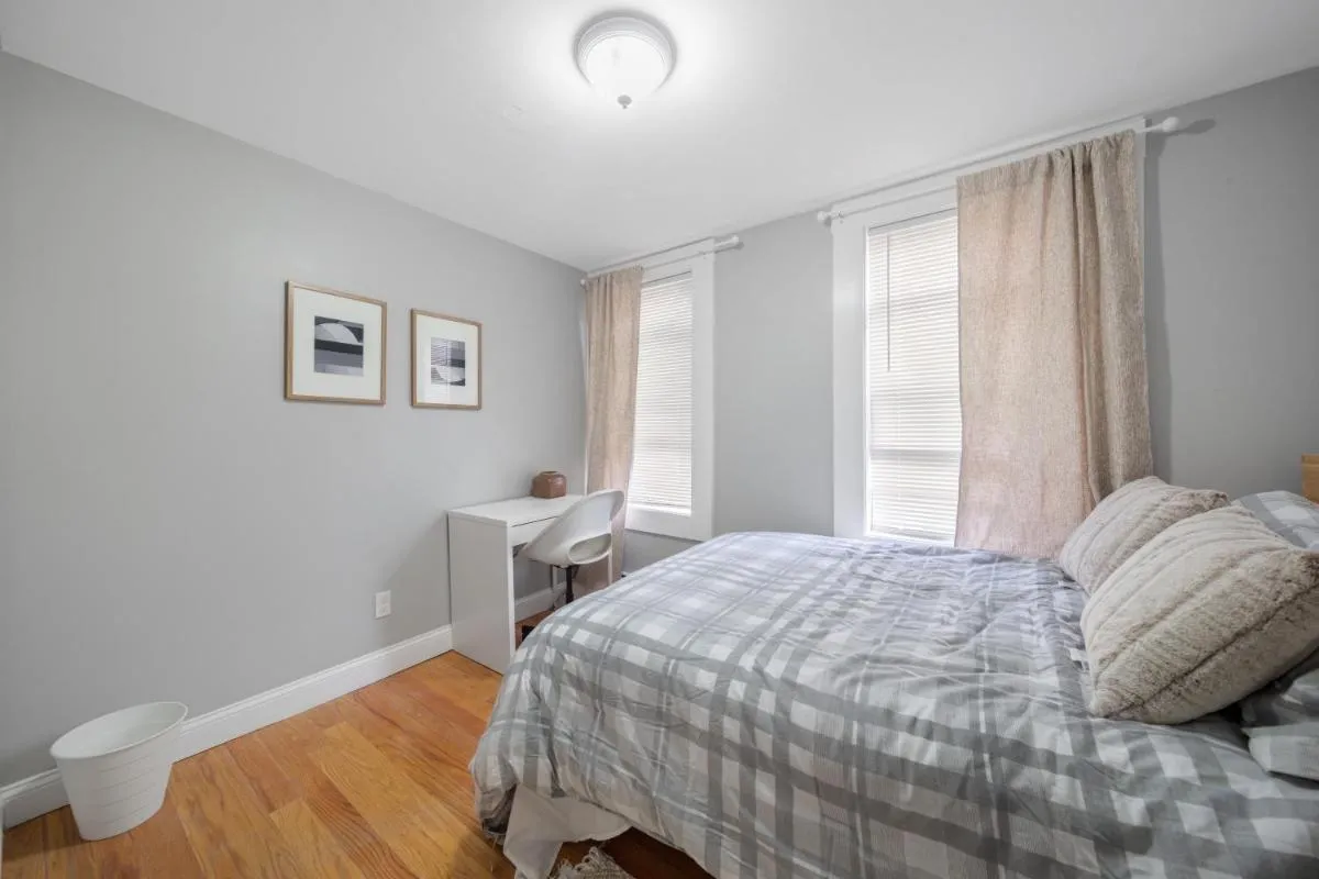 Image 3 of Easy Commute South Boston 4BR 1BH Apt