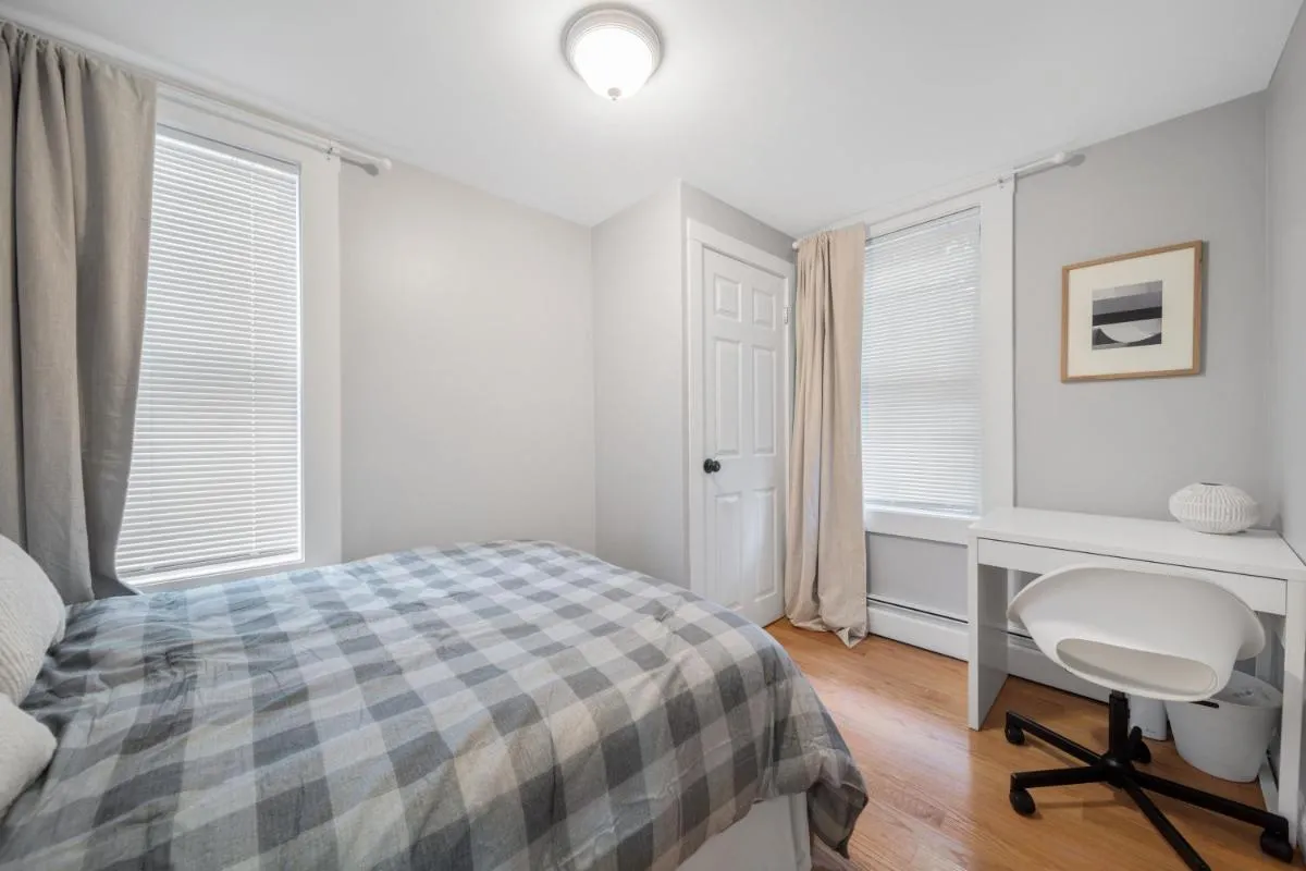Image 5 of Easy Commute South Boston 4BR 1BH Apt