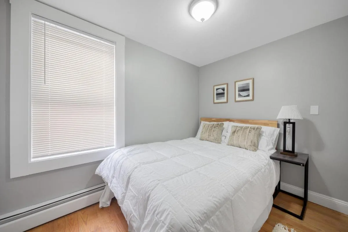 Image 6 of Easy Commute South Boston 4BR 1BH Apt