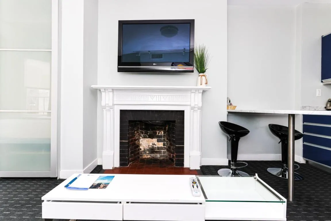 Image of Furnished Newbury Street Studio, #6