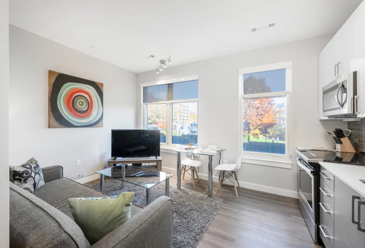 Image 3 of Global Luxury Suites East Boston