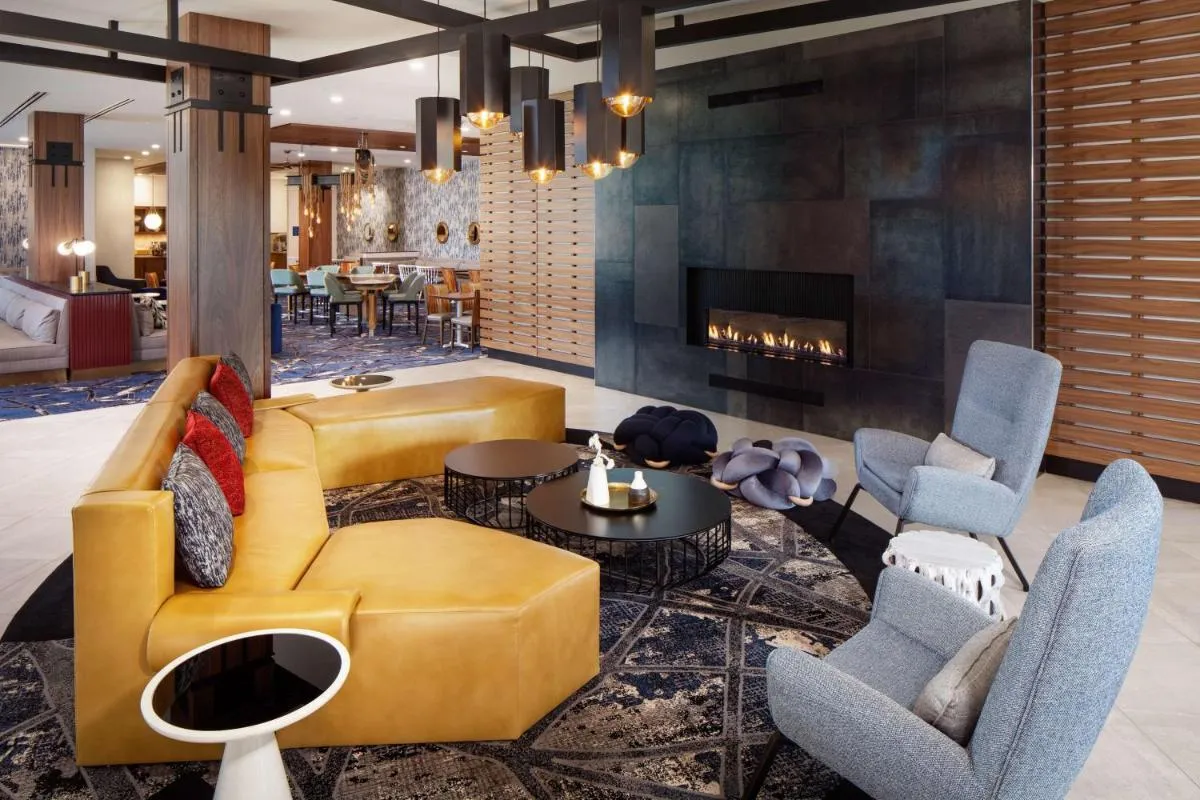 Image 6 of Hampton Inn Boston Seaport District