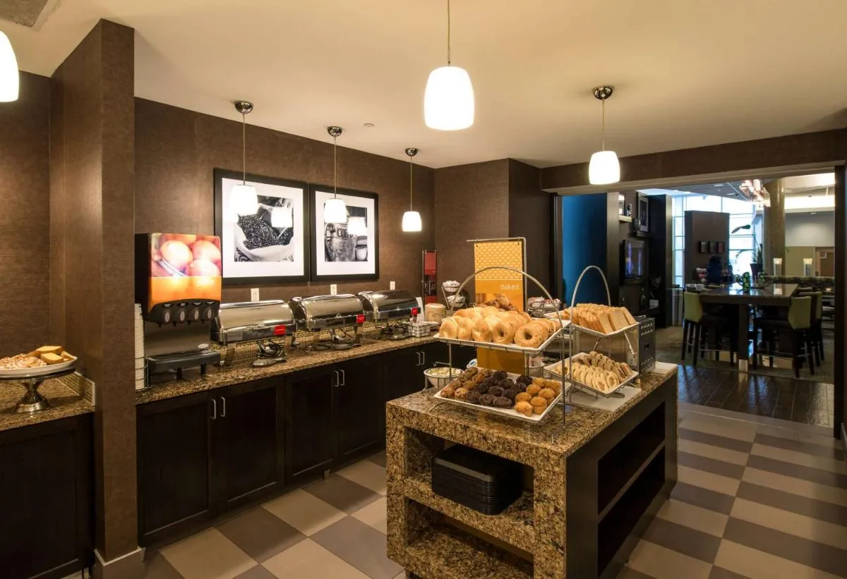 Image 4 of Hampton Inn & Suites Boston Crosstown Center